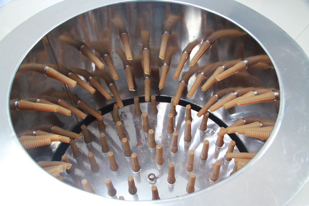 必須の家禽屠殺機器、鶏毛抜き機、ウズラ、鶏、家畜の羽毛除去用 - Chicken Plucker Machine のレビューと価格